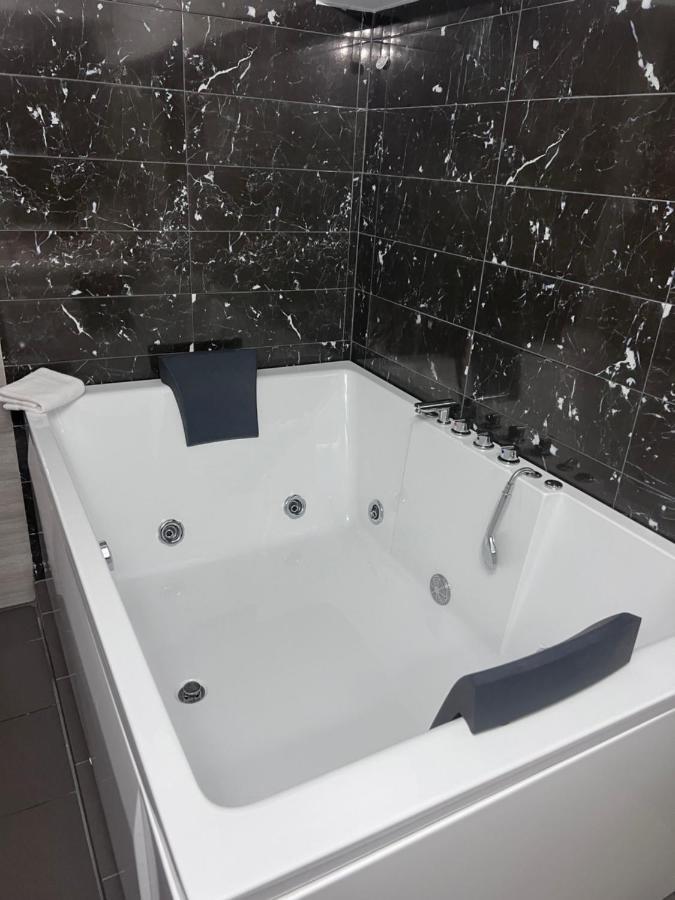 Jacuzzi Suites 2 Soluň Exteriér fotografie